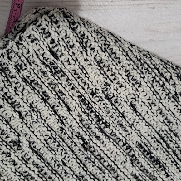 Banana Republic Made of Italian Yarn Marled Knit Infinity Scarf Wool Blend - Picture 7 of 13